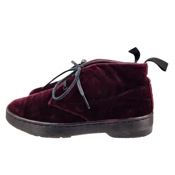 Dr. Martens Daytona Cherry Red Velvet Desert Low Chukka Wine Boots Womens Size 5 - Picture 2 of 12